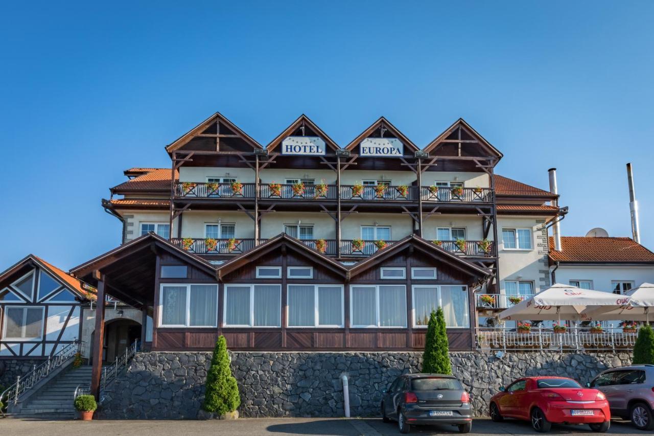 Hotel Europa Kokeltal Albesti  Экстерьер фото