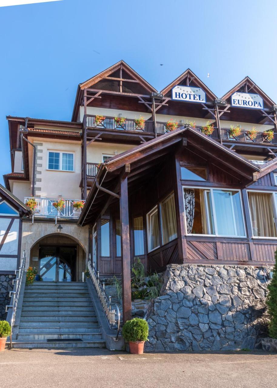 Hotel Europa Kokeltal Albesti  Экстерьер фото